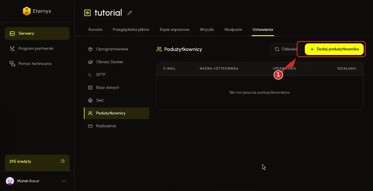 Lista i formularz podużytkowników w dashboardzie